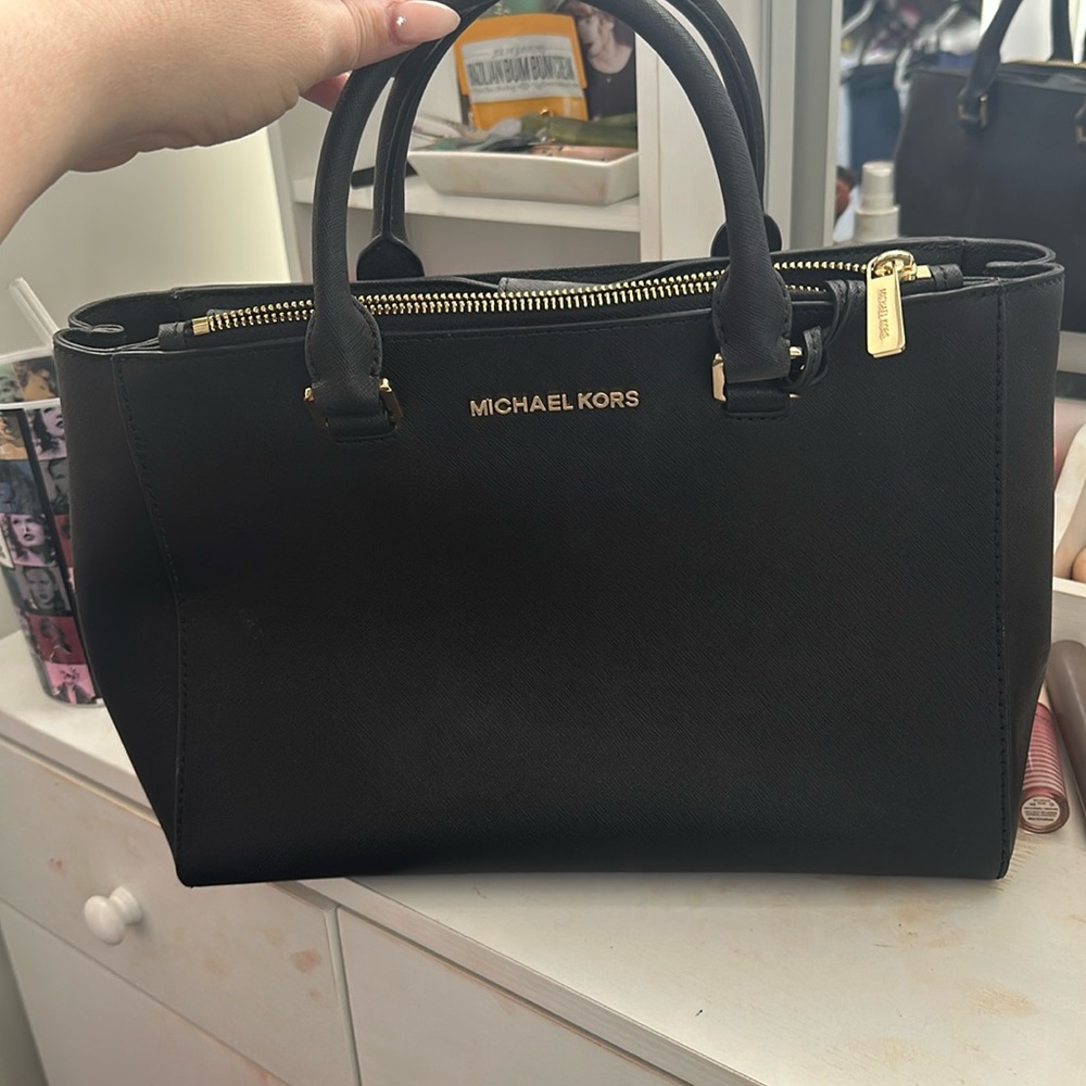 Black Michael Kors bag